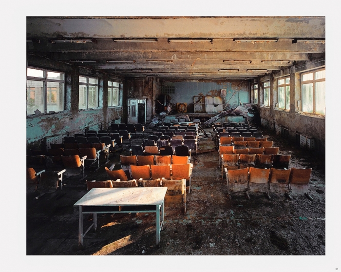 [Страшный альбом] Полидори, Р. Зоны отчуждения. Припять и Чернобыль. [Zones of Exclusion. Pripyat and Chernobyl. На англ. яз.]. Германия: Steidl, 2004.
