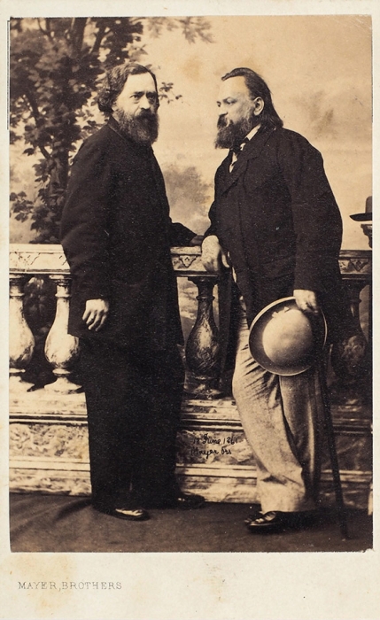 Фотография: А.И. Герцен и Н.П. Огарев в Лондоне. Лондон: Mayer, Brothers, б.г.