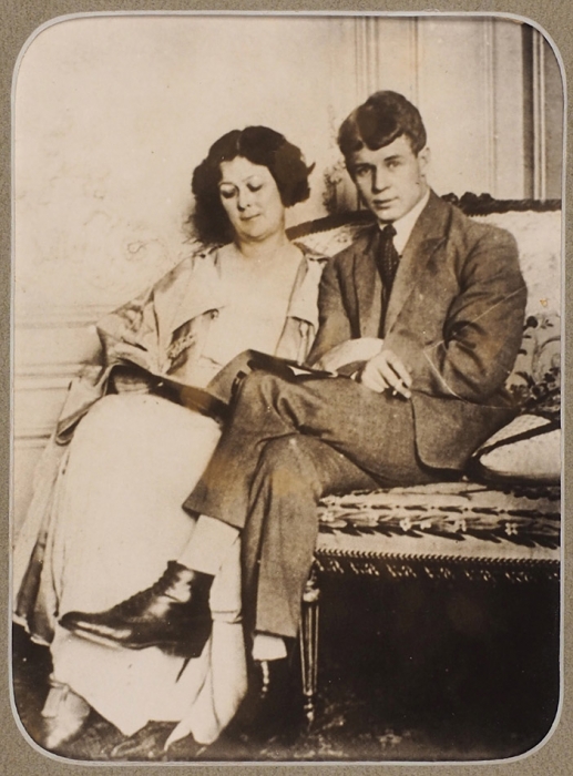 Фотография: Есенин и Айседора Дункан. [Пересъемка]. Берлин, 1922 (ориг. снимок).